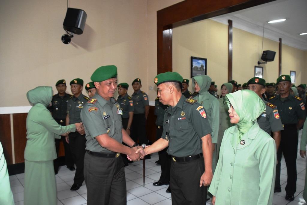 Danrem Pimpin Acara Laporan Kenaikan Pangkat Anggota Korem 073/Makutarama